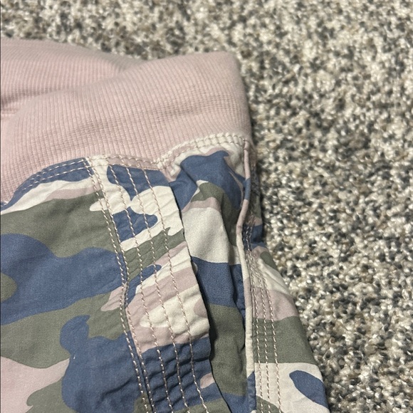 Calvin Klein Women's Camouflage Cargo Shorts - Picture 5 of 6
